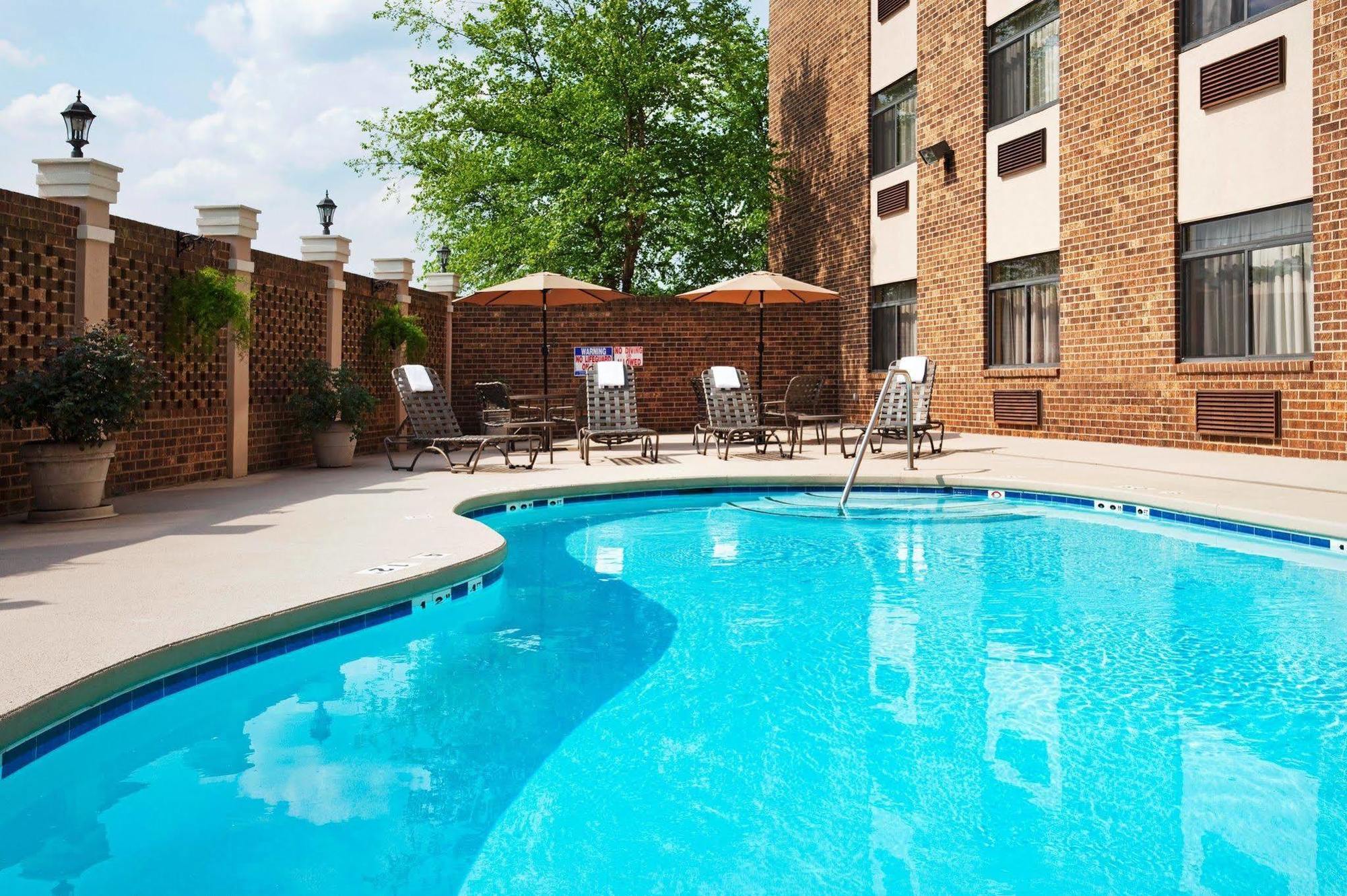 Hotel Western Pineville-charlotte South 3*
